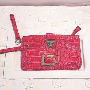 Awsome Vintage Hot Pink Guess Clutch/Wristlet 🌺